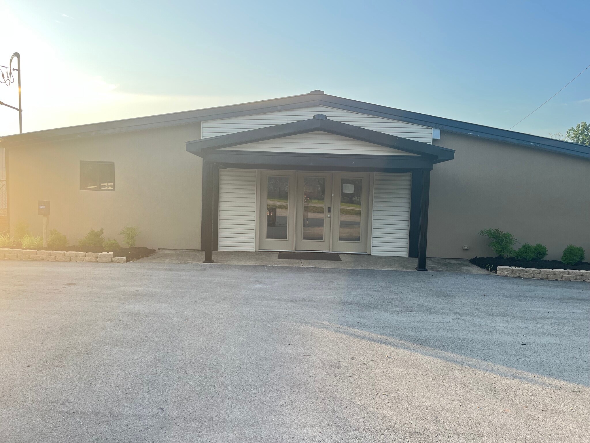 7913 3rd Street Rd, Louisville, KY for Rent