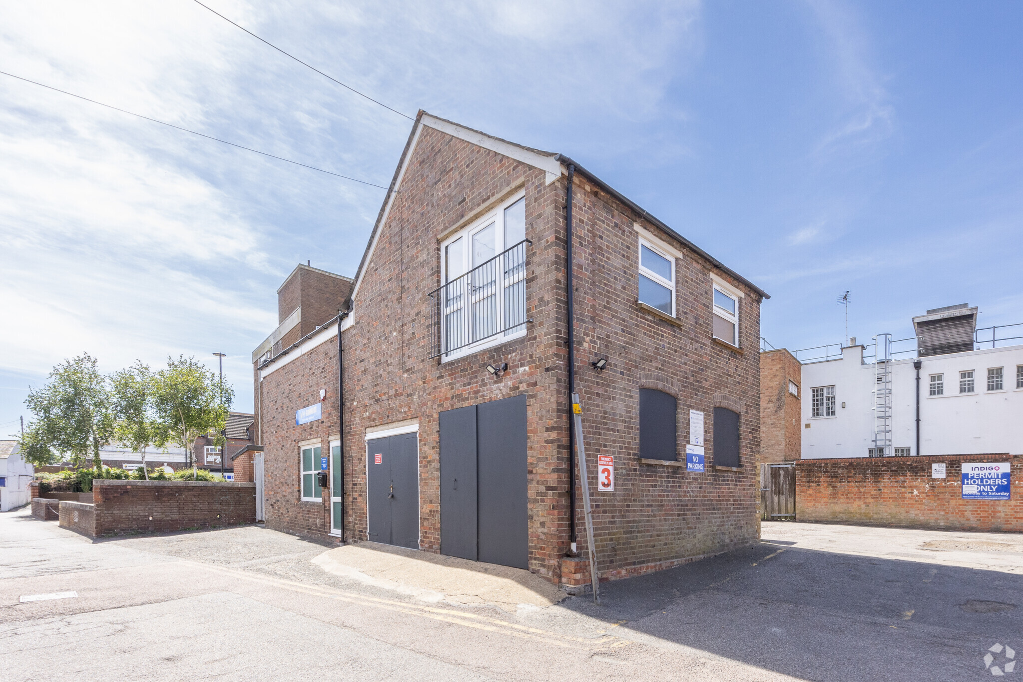 8 High St, Dunstable, BDF for Rent