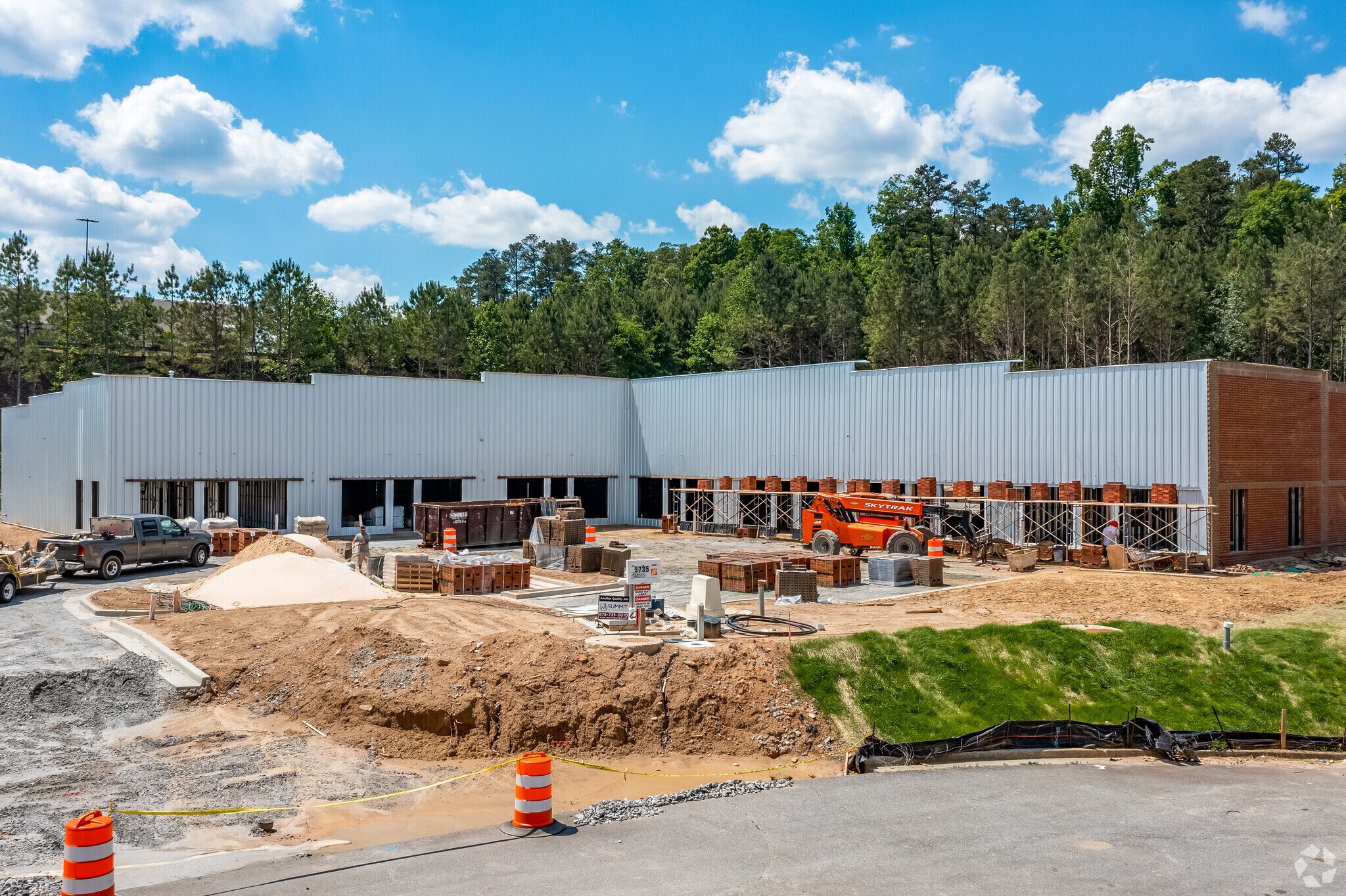 5735 North Commerce Ct, Alpharetta, GA for Rent