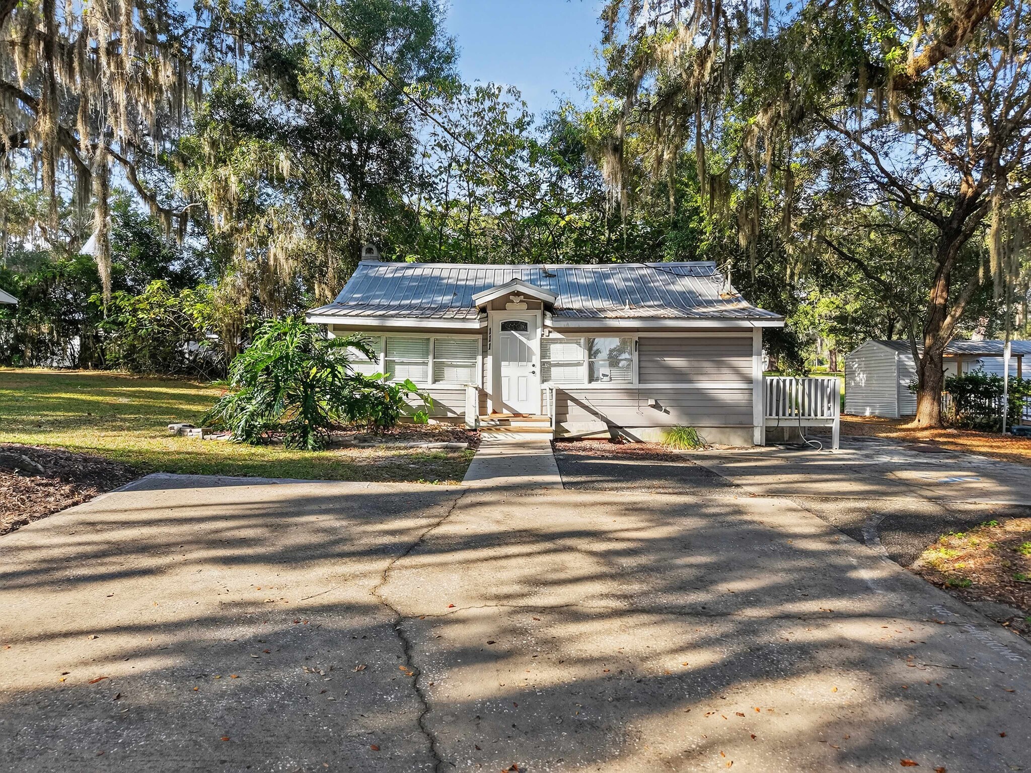 111 E Lady Lake Blvd, Lady Lake, FL for Rent