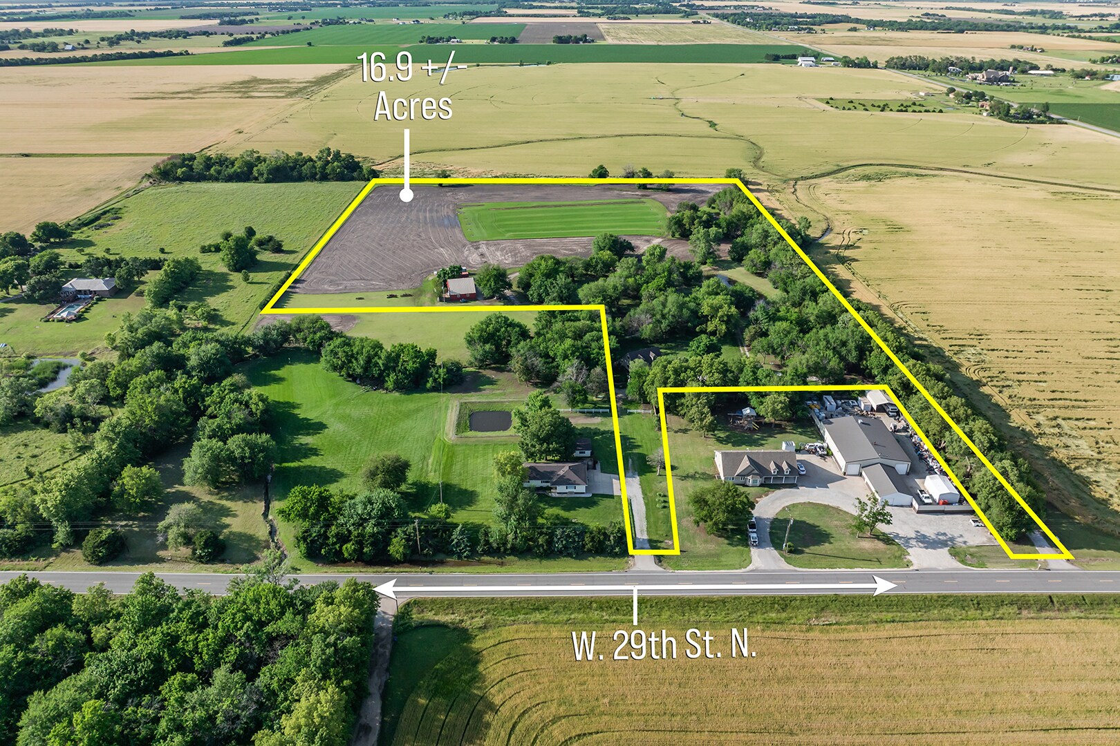 17200 W 29th St N, Colwich, KS for Sale