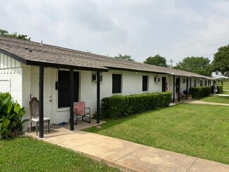 Garland, TX Apartments - 700 W Avenue G