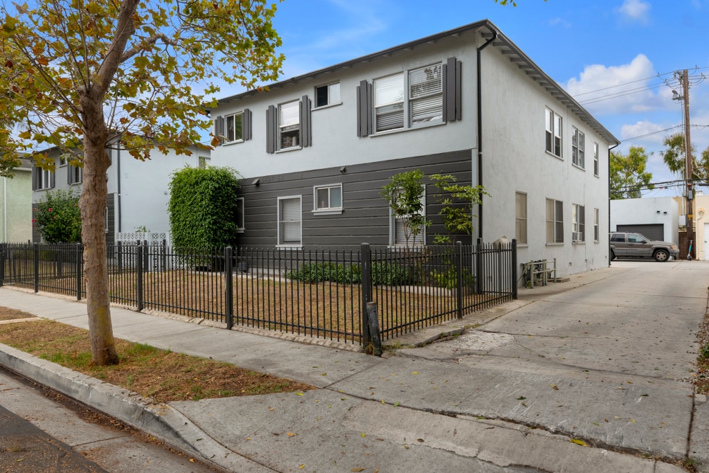 5427-5439 Kinston Ave, Culver City, CA for Sale