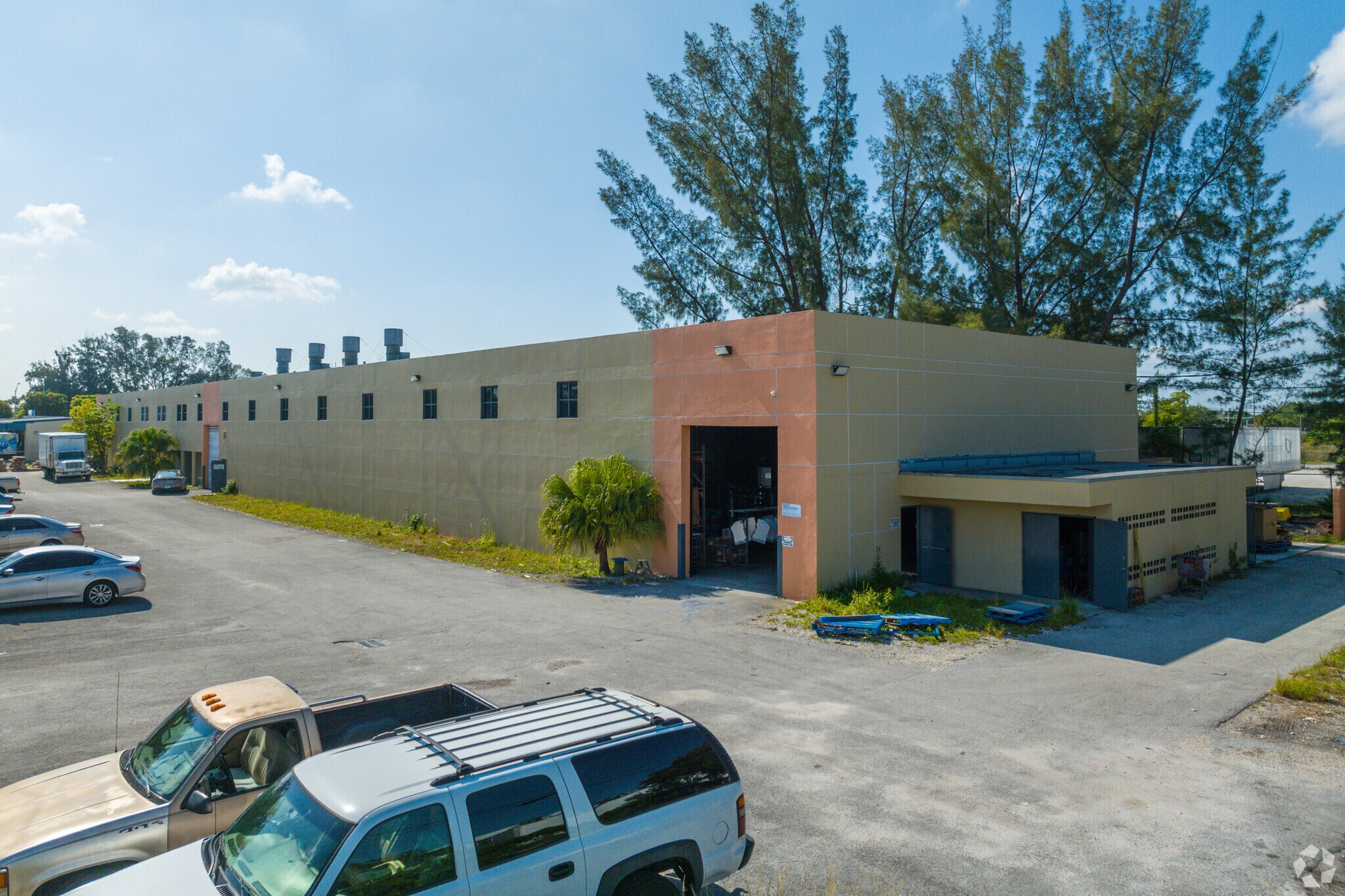 2780 NW 122nd St Miami, FL 33167 Industrial Property for Lease on