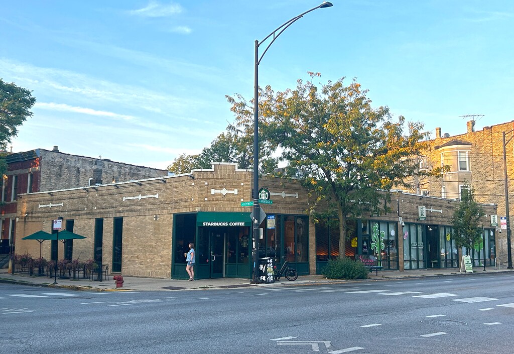 2101-2111 W Armitage Ave, Chicago, IL for Sale