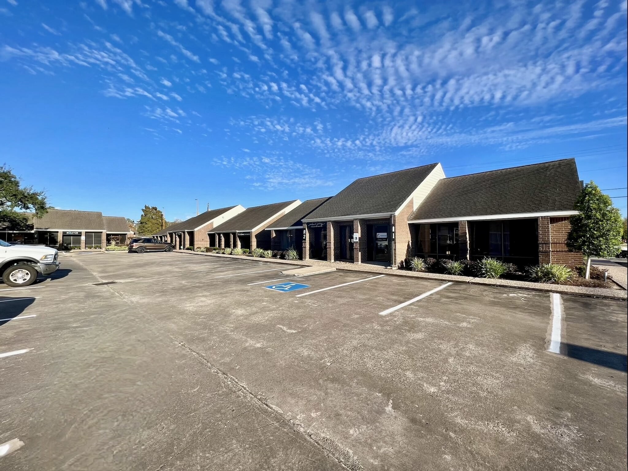 307 S Friendswood Dr, Friendswood, TX for Rent