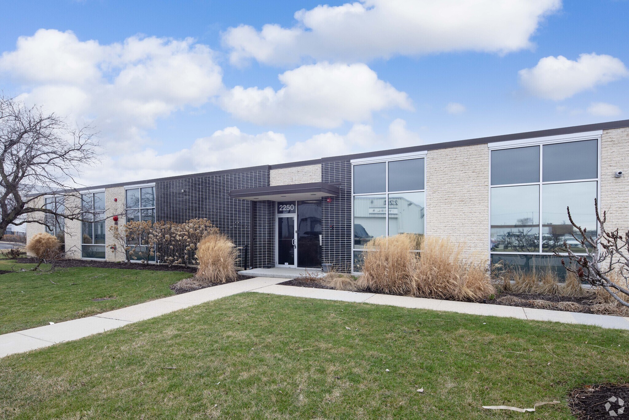 2250 Arthur Ave, Elk Grove Village, IL for Rent