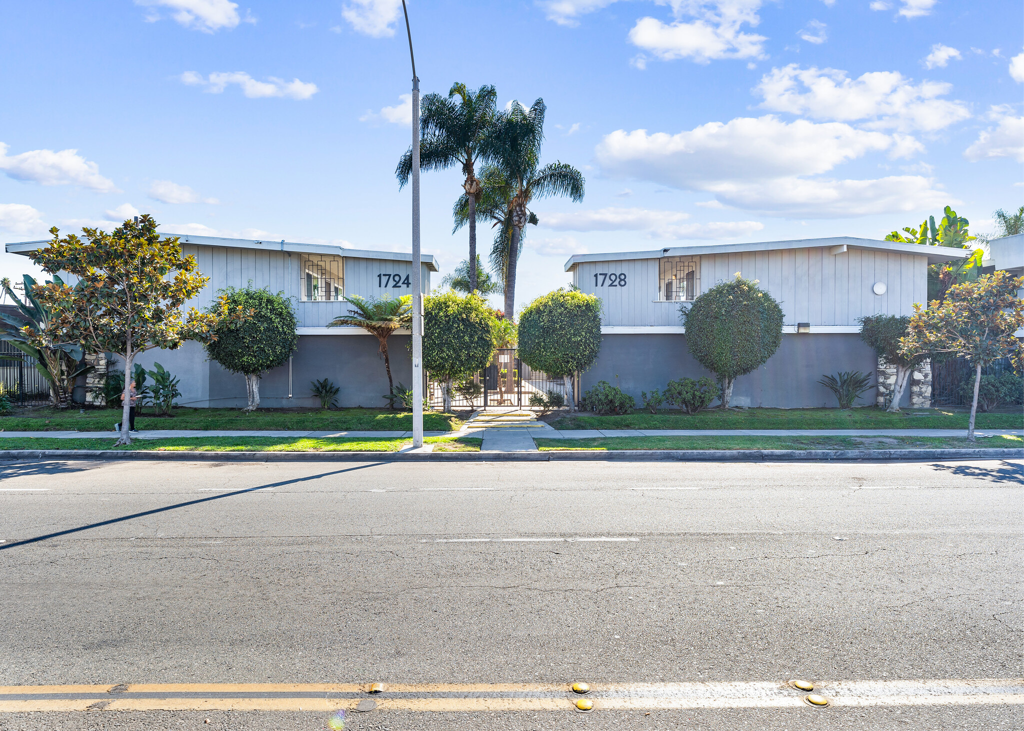 1724-1736 W Ball Rd, Anaheim, CA for Sale