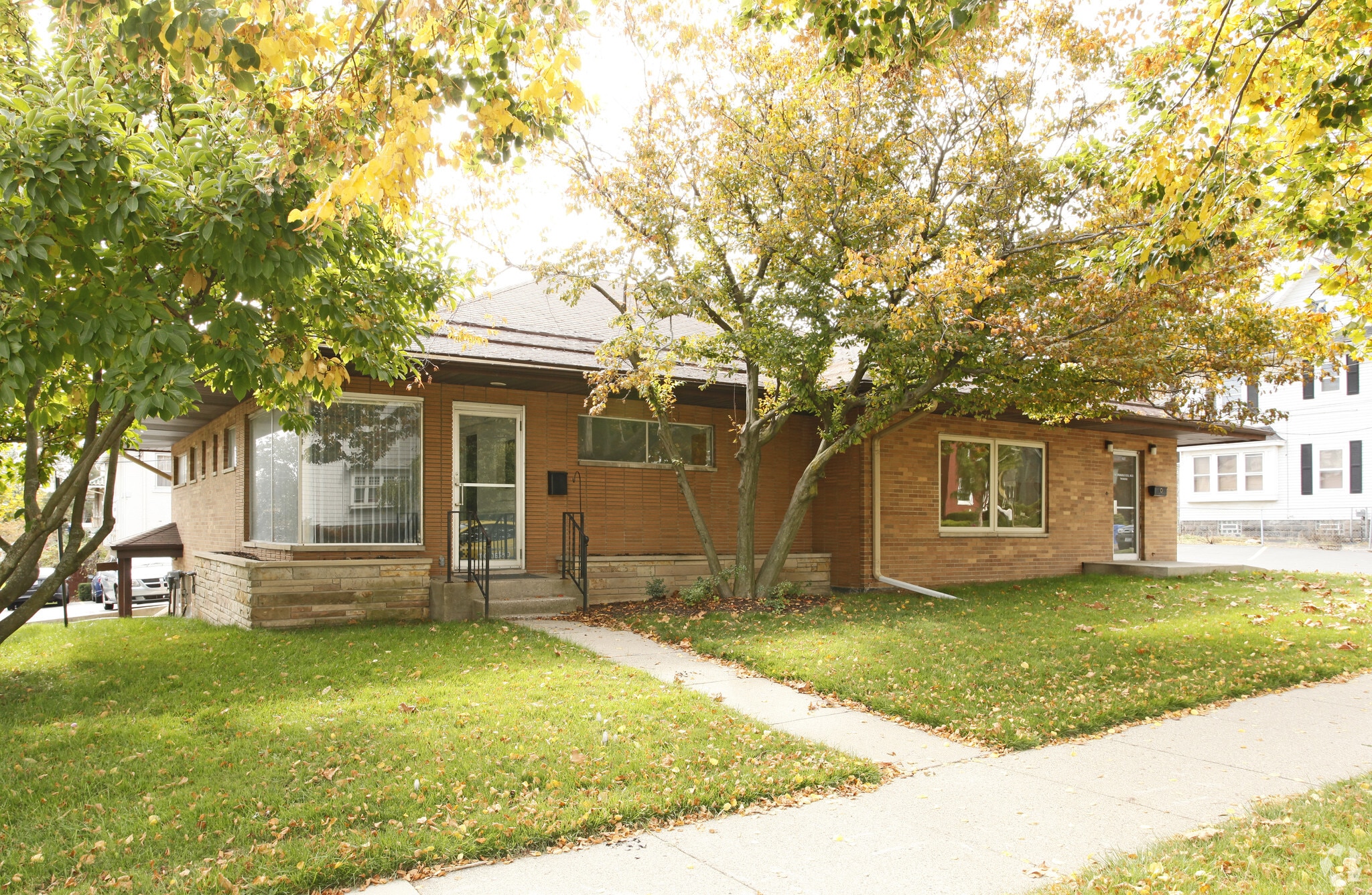 401-407 W Ionia St, Lansing, MI for Rent