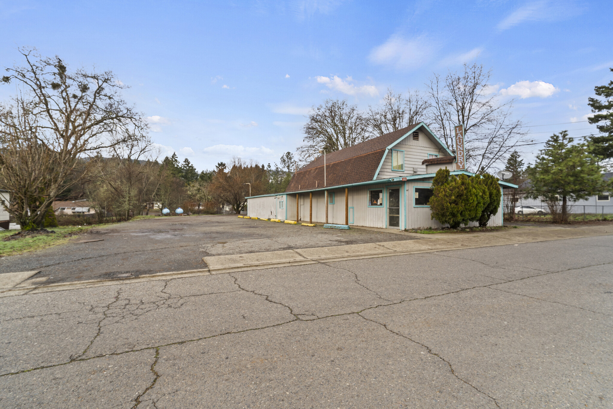 120 S Hussey Ave, Cave Junction, OR for Sale