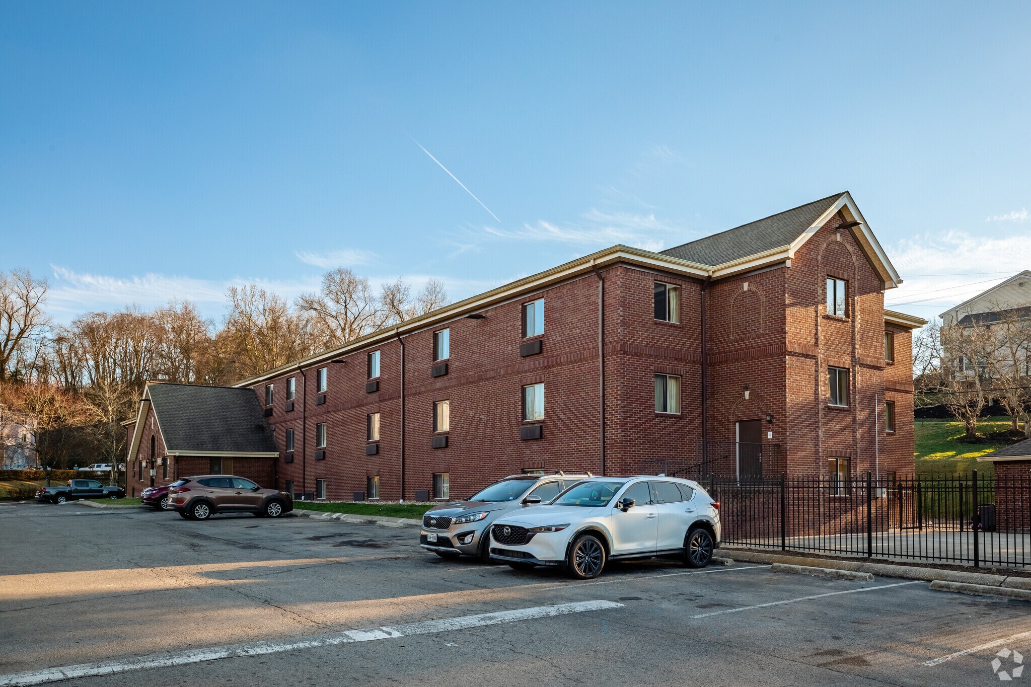 2511 Elm Hill Pike Nashville, TN 37214 Hospitality Property for Lease