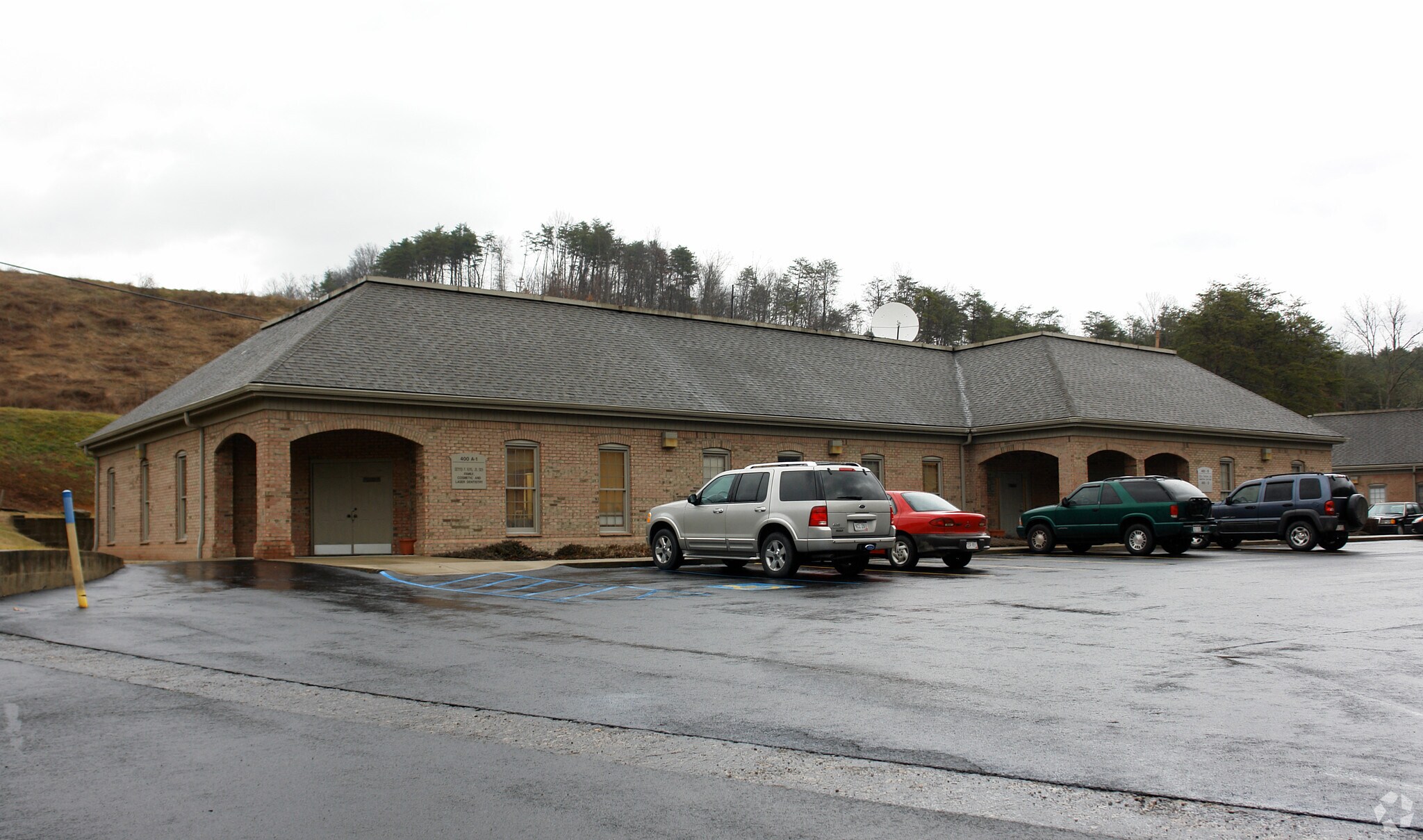 400 Prestige Park Dr, Hurricane, WV for Rent