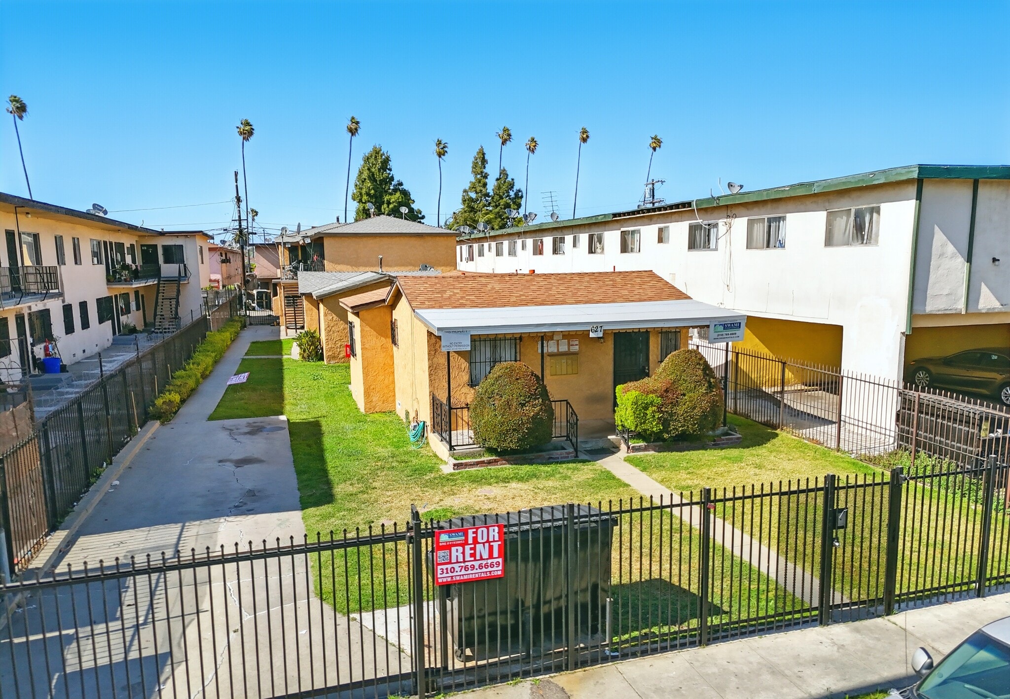 627 W 82nd St, Los Angeles, CA for Sale