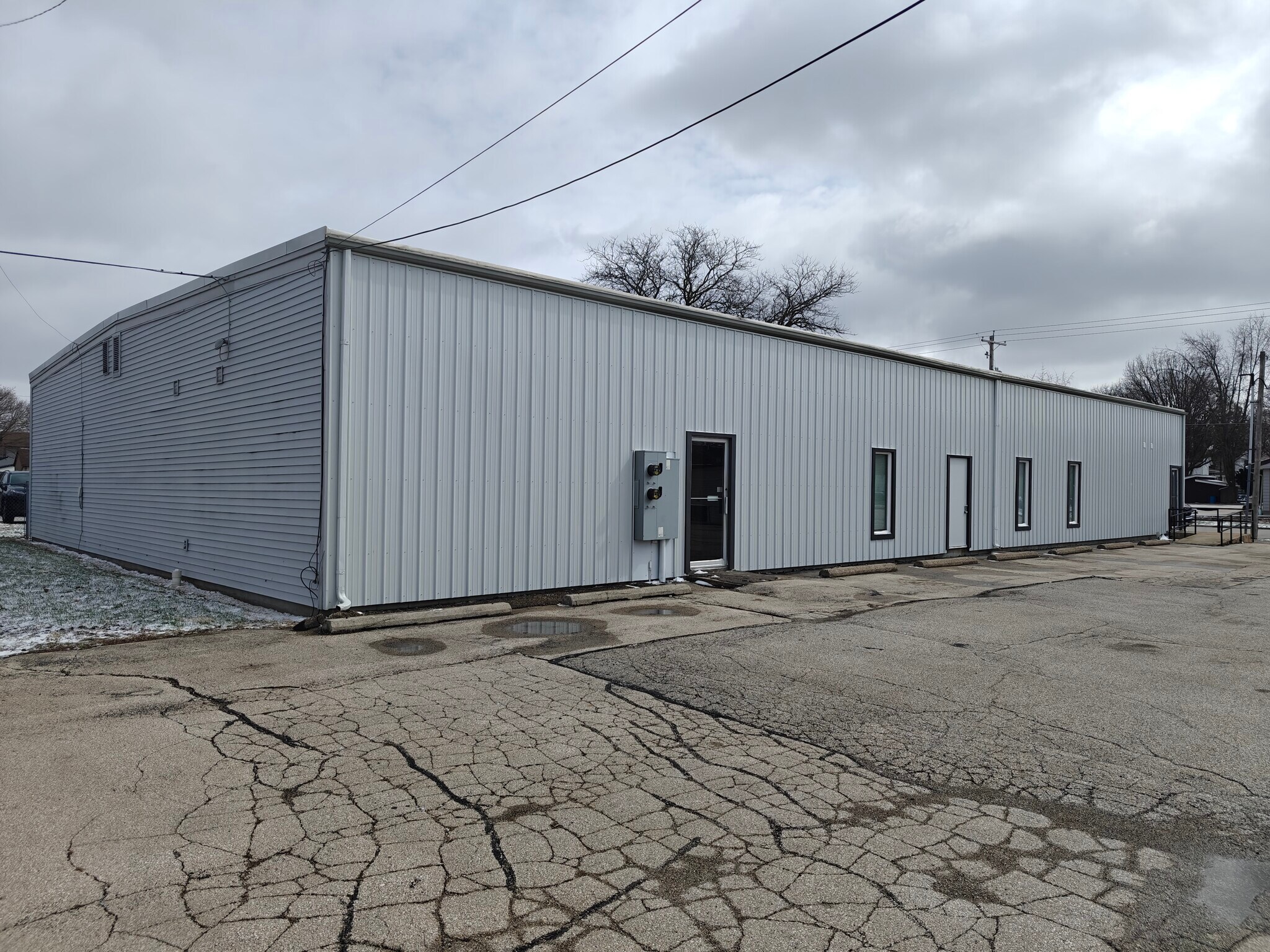 719 W Chestnut St, Bloomington, IL for Rent