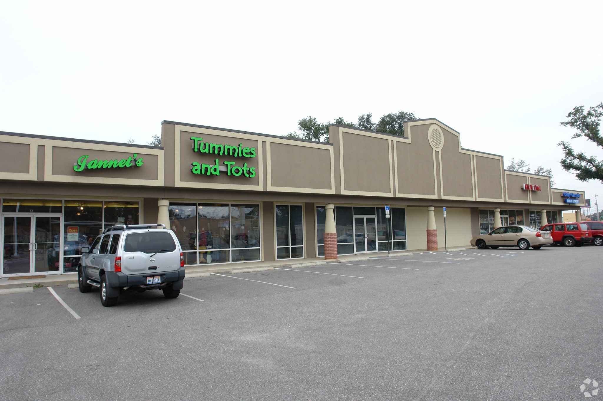 6103 Tippin Ave, Pensacola, FL for Rent