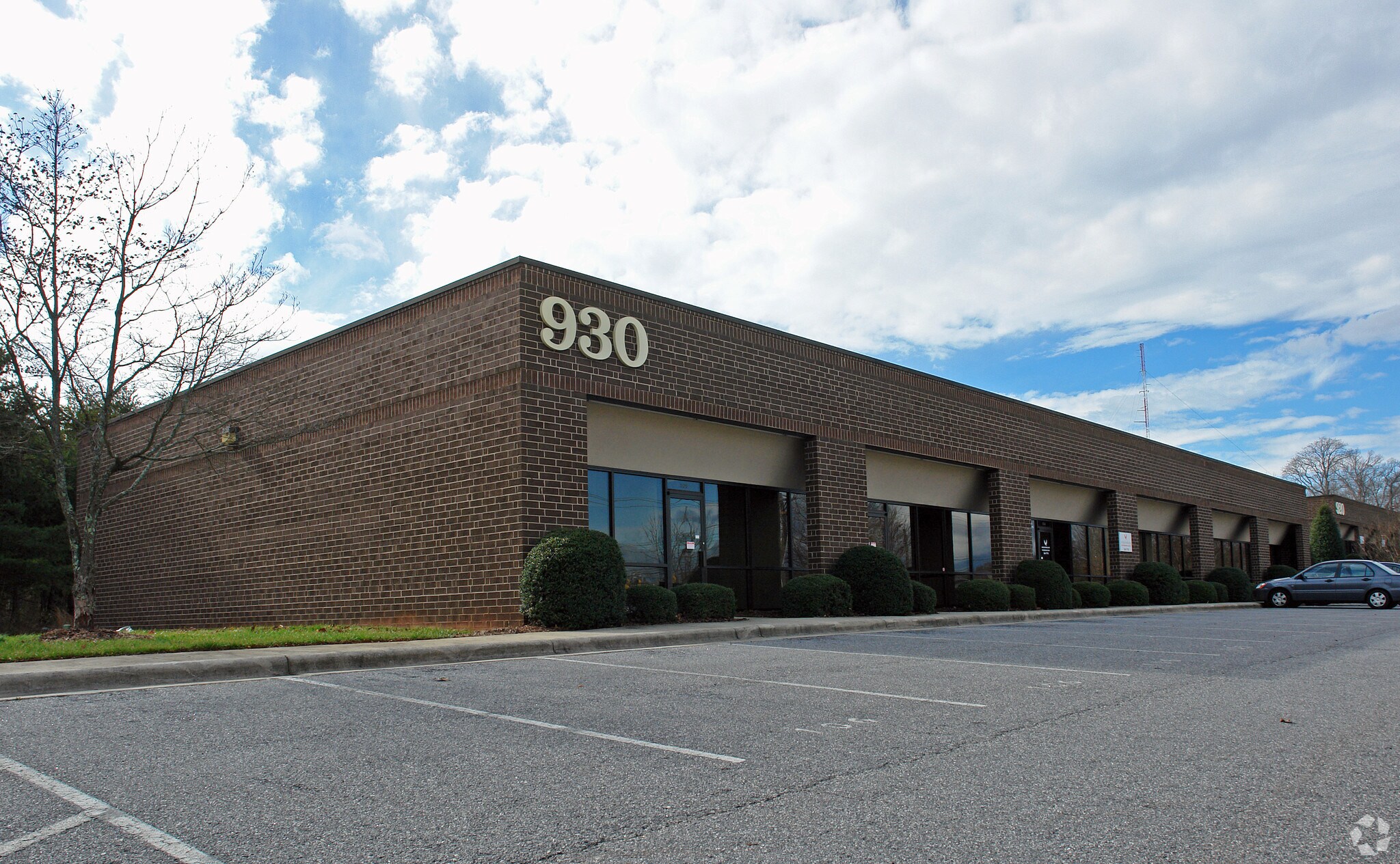 950 Tate Blvd Hickory, NC 28602 Industrial Park Property for Sale on