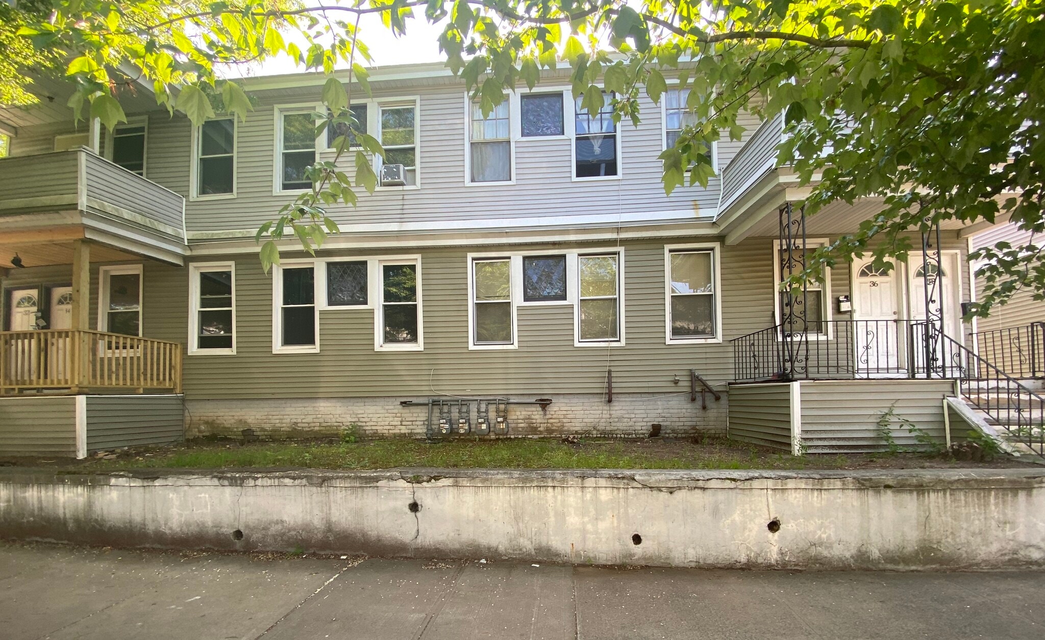 32 Blake St New Haven, CT 06511 MultiFamily Property for Lease on