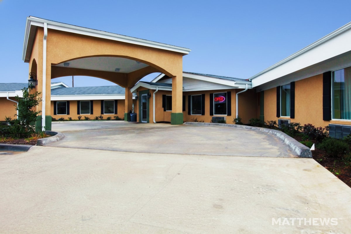 1108 W Highway 21, Caldwell, TX for Sale