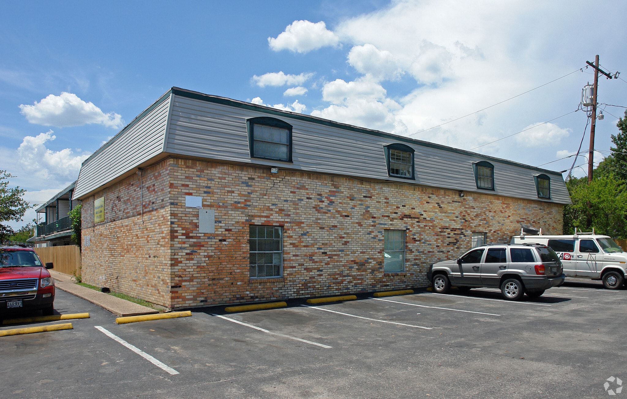 1402 E Saint Johns Ave, Austin, TX for Sale