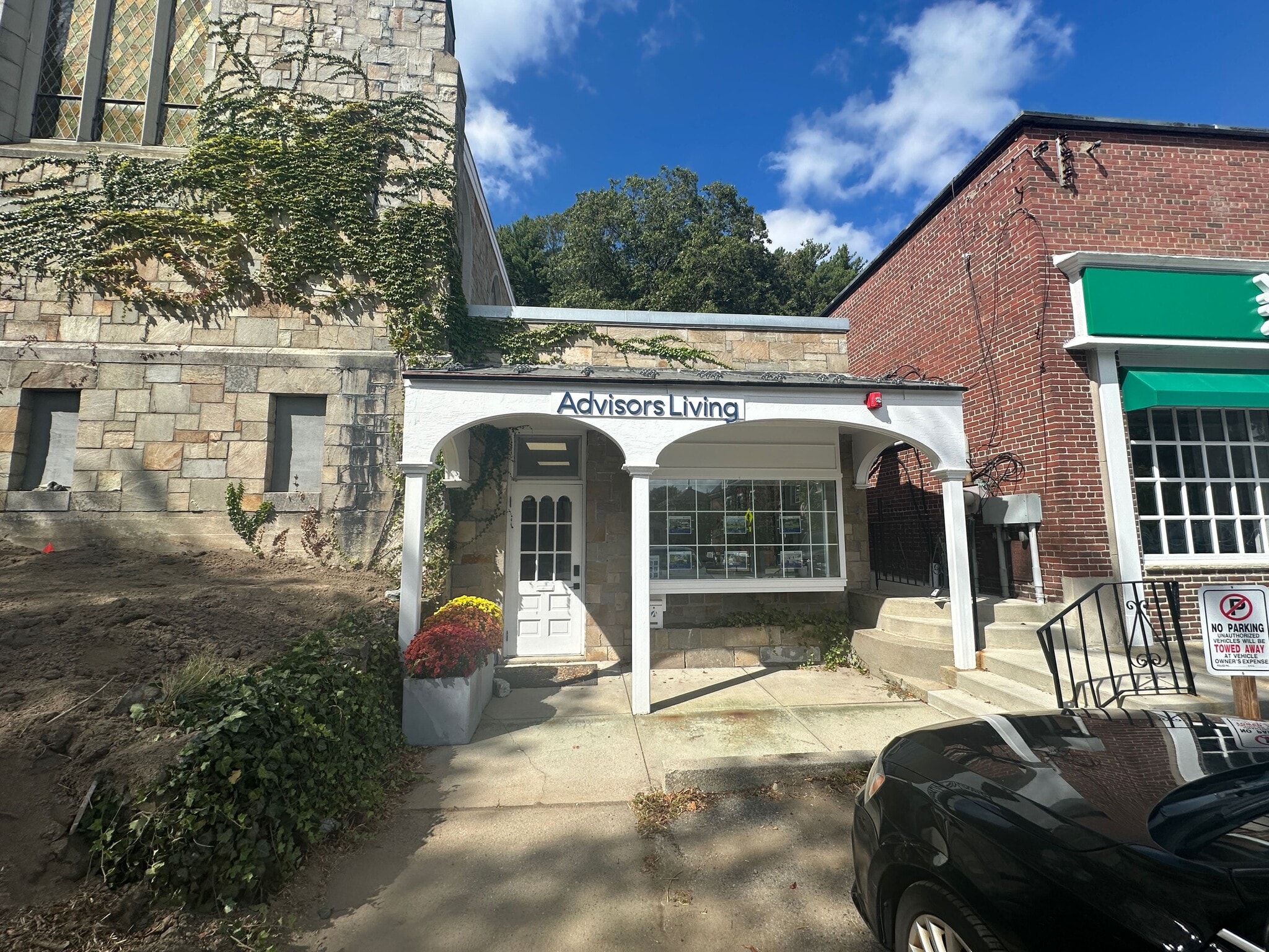 439 Boston Post Rd, Weston, MA for Rent