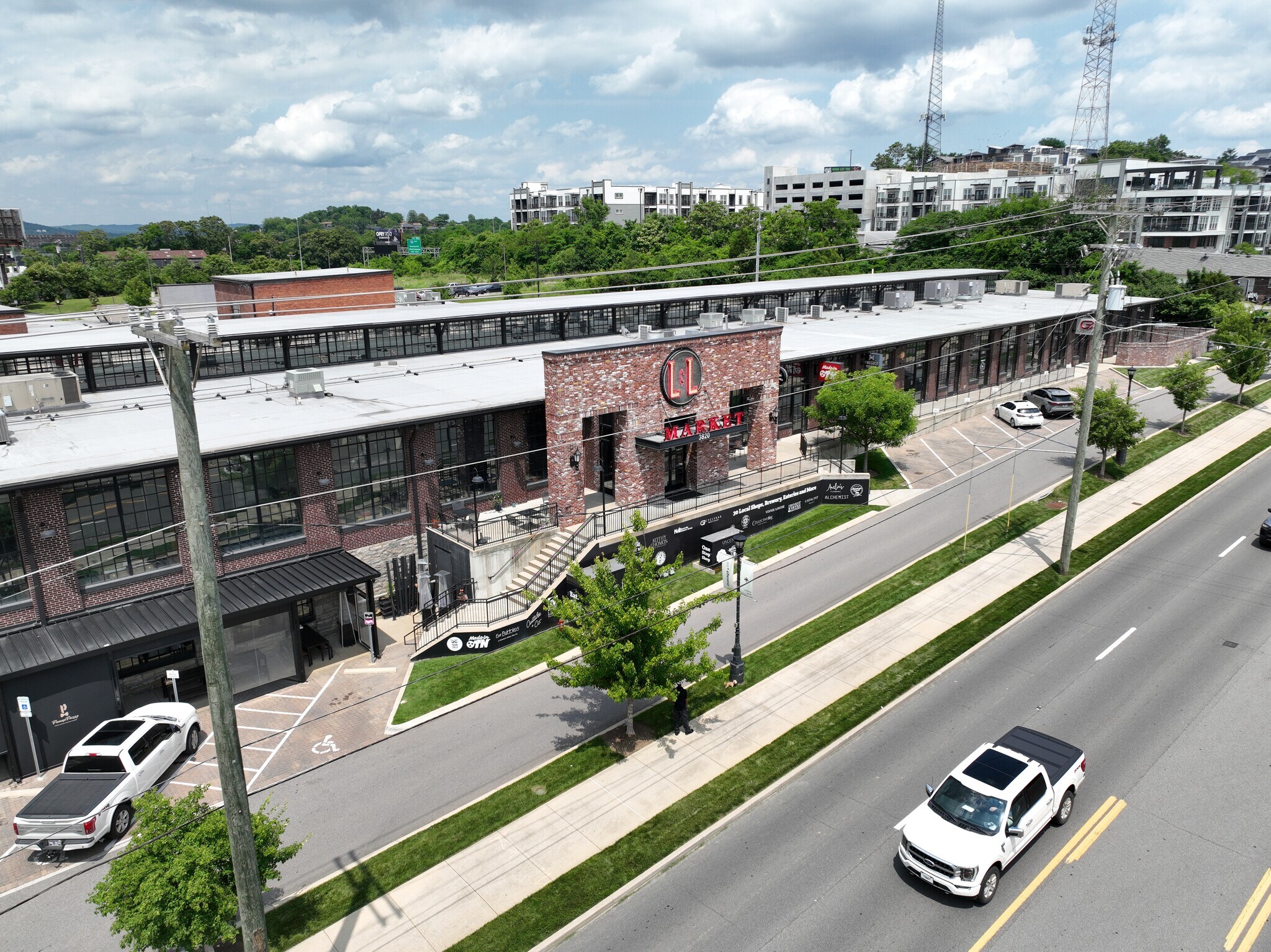 3814 Charlotte Ave, Nashville, TN for Rent