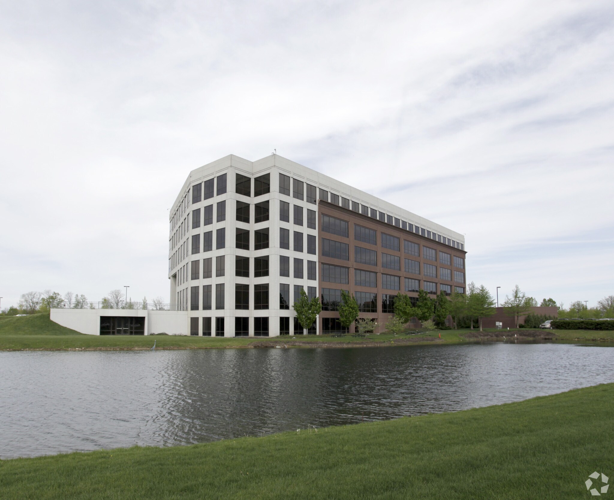 5900 Parkwood Pl, Dublin, OH for Rent