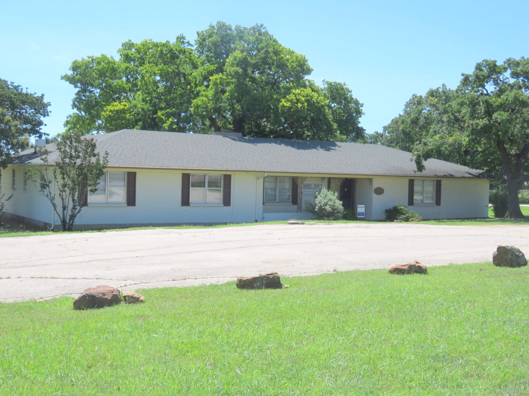 3061 SW Wilshire Blvd, Burleson, TX for Sale