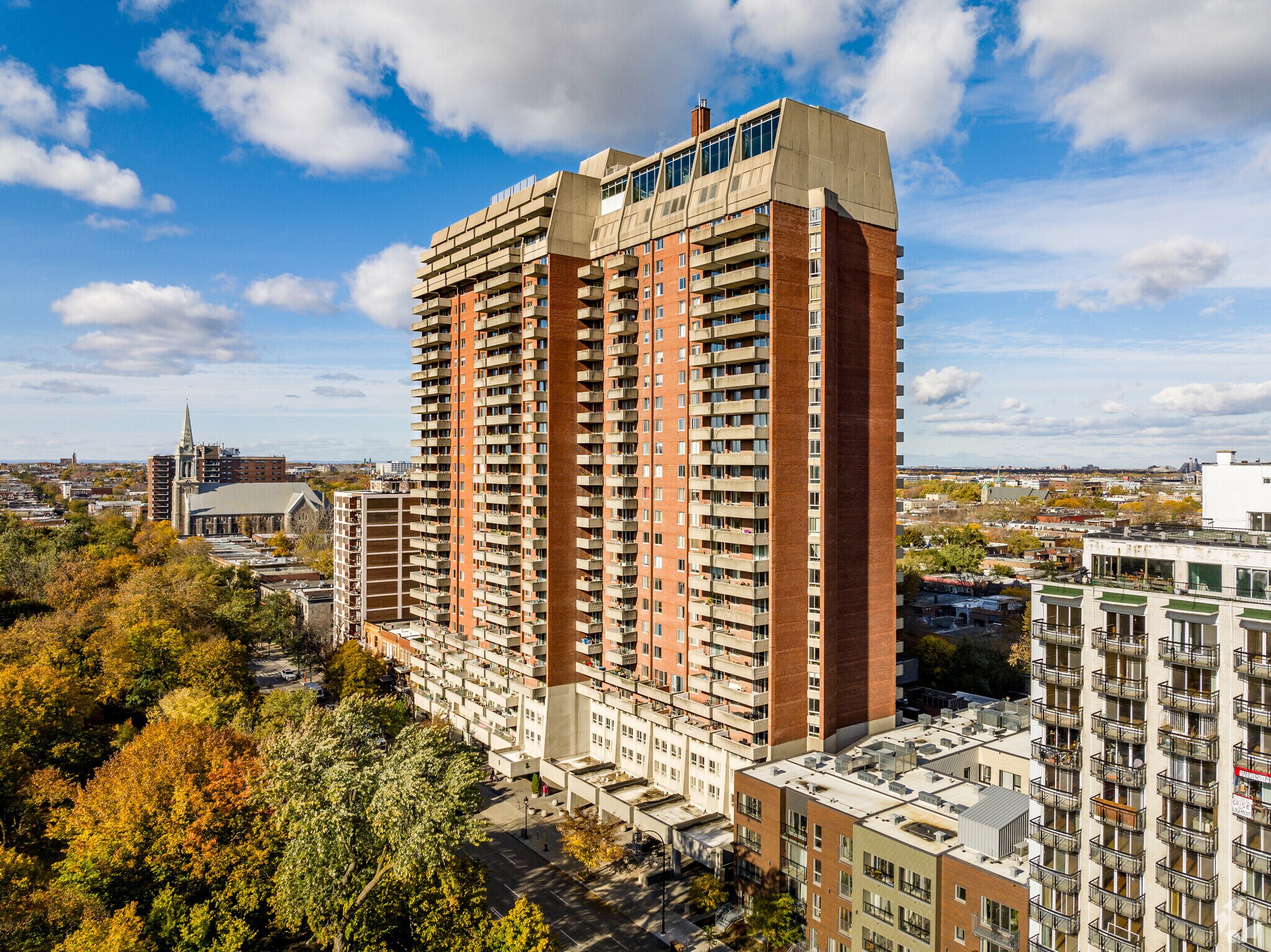 3535 Av Papineau, Montréal, QC for Sale