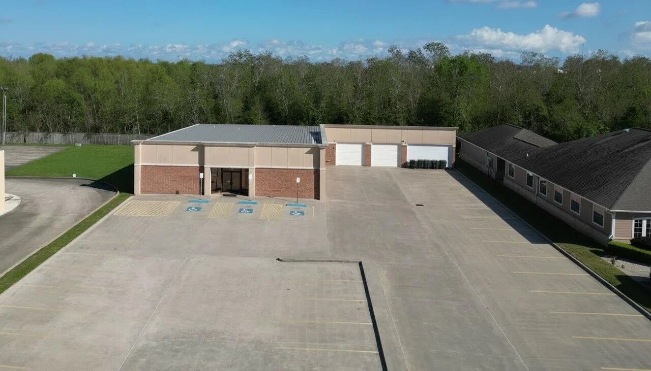 3180 Central Mall Dr, Port Arthur, TX for Sale