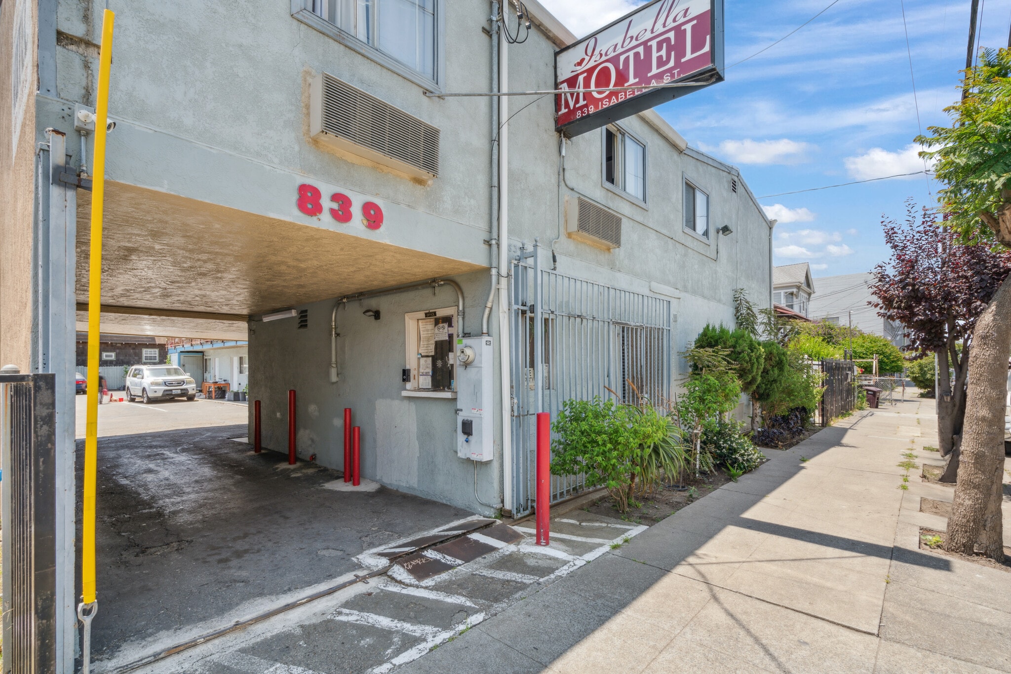 839 Isabella St, Oakland, CA for Sale