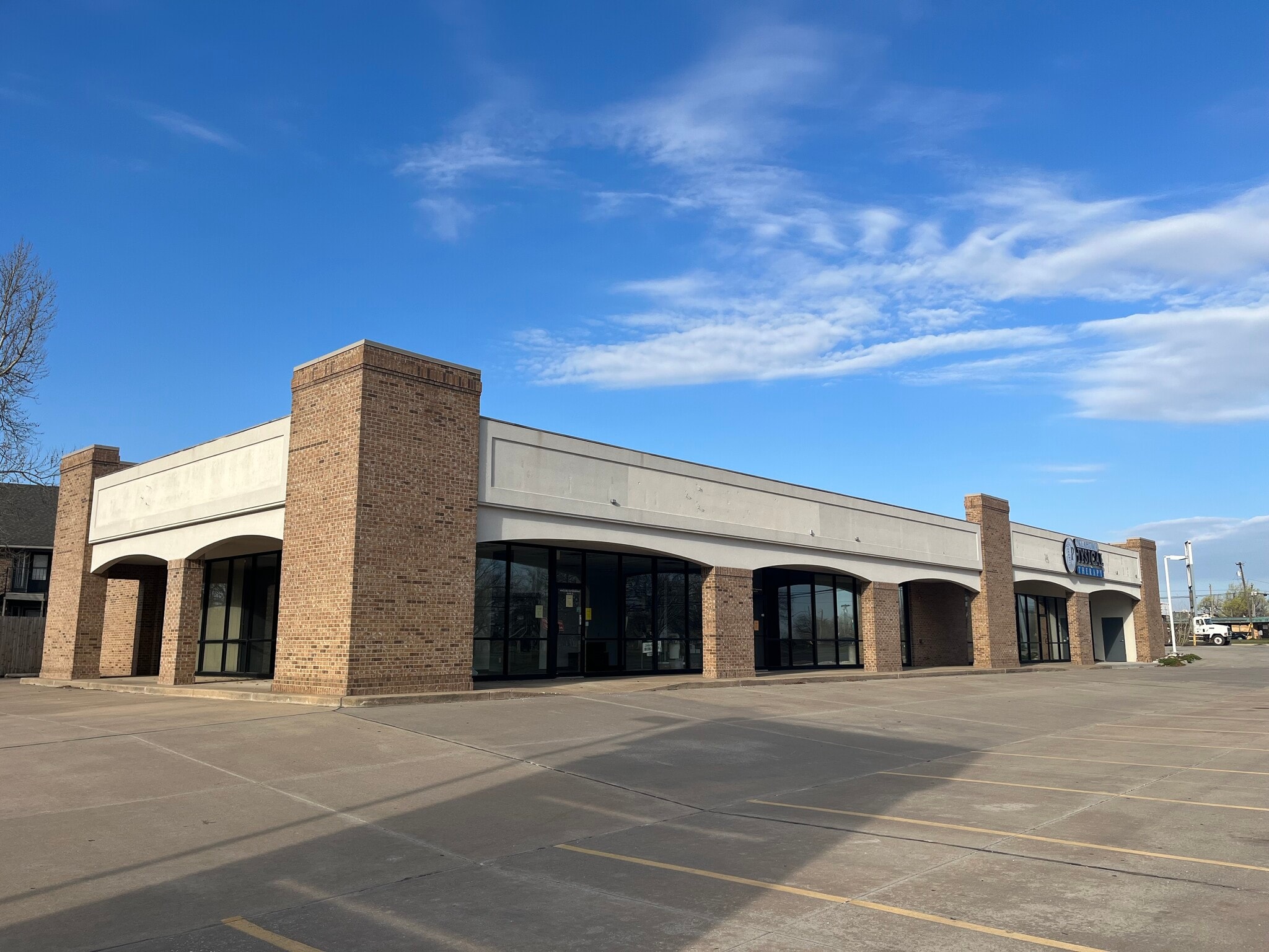 4440 NW Expressway St, Oklahoma City, OK for Rent