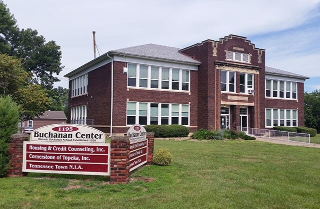 1195 SW Buchanan St, Topeka, KS for Rent