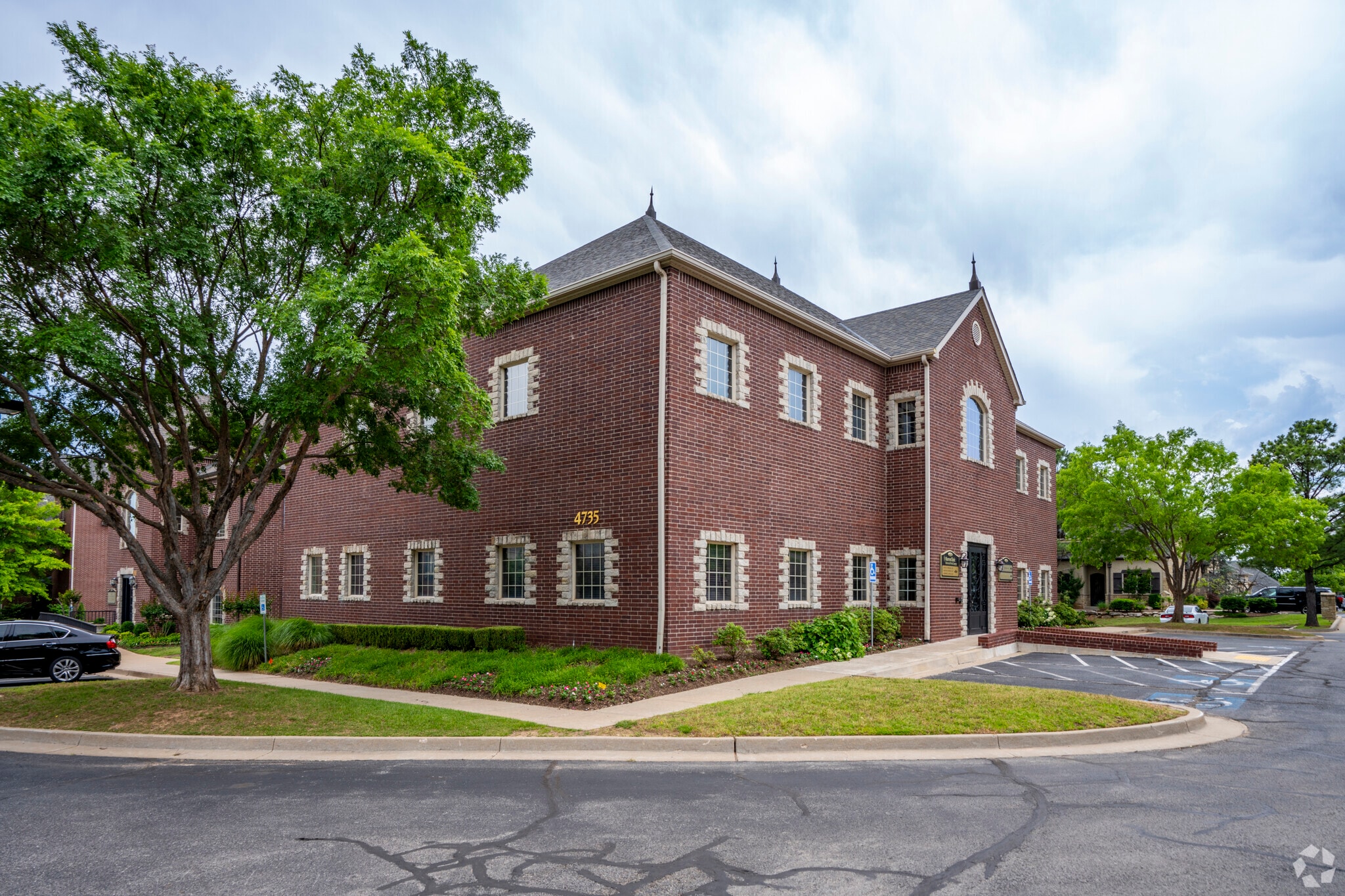 4735 E 91st St, Tulsa, OK for Rent