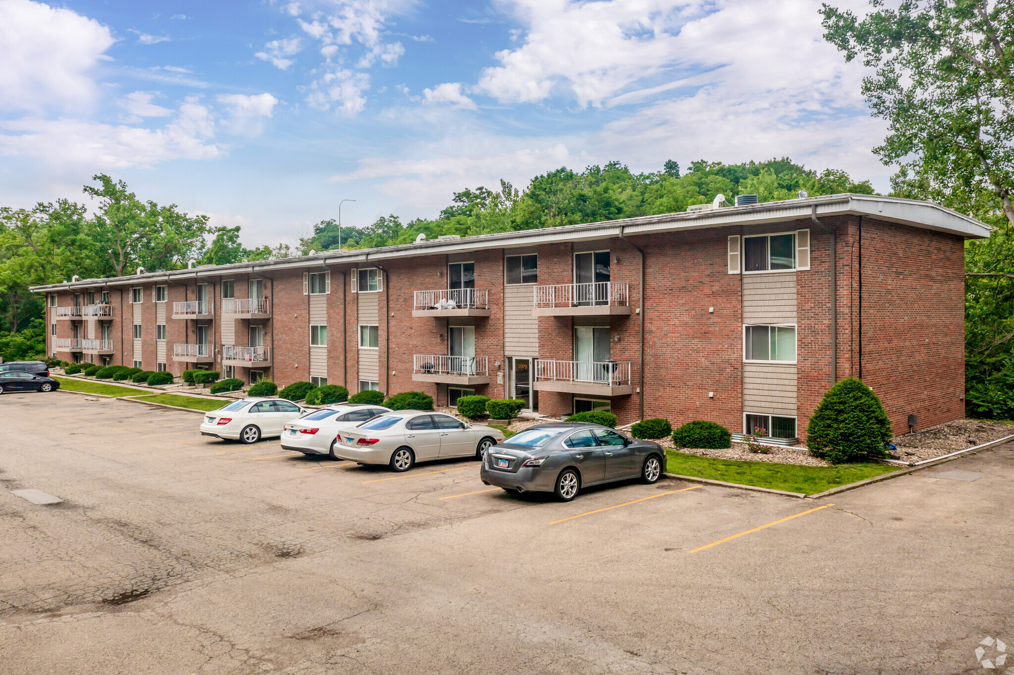 2901-2979 W Cannes Dr, Peoria, IL for Sale
