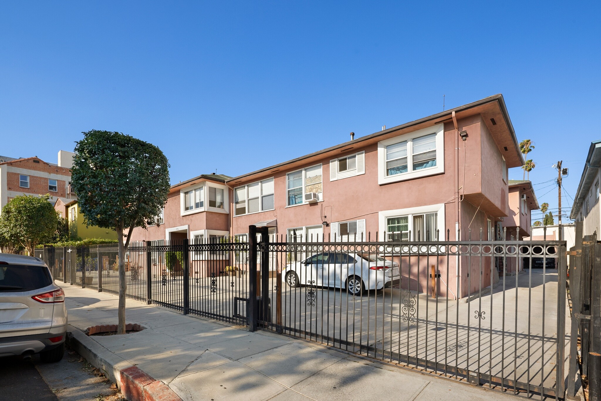 1640 N Harvard Blvd, Los Angeles, CA for Sale
