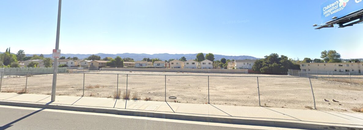 25031 Railroad Avenue, Santa Clarita, CA for Rent