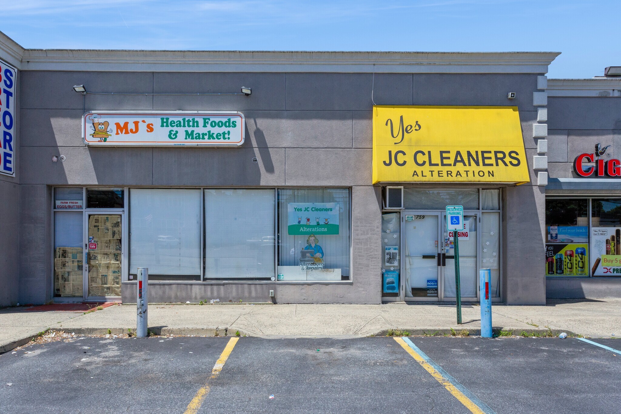 757-761 Foxhurst Rd, Baldwin, NY for Rent
