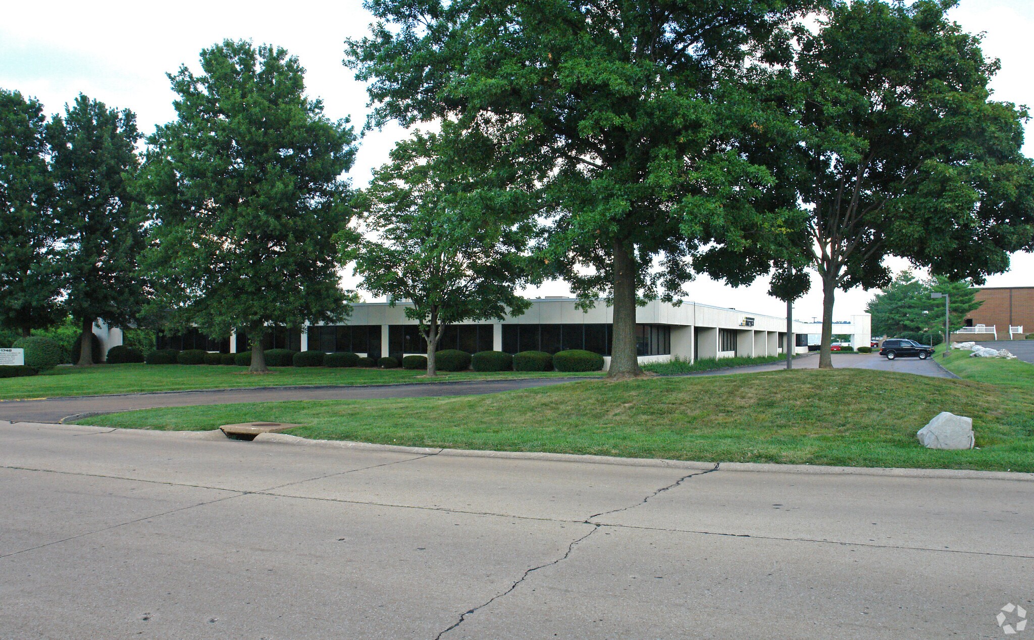 1700-1748 Gilsinn Ln, Fenton, MO for Rent