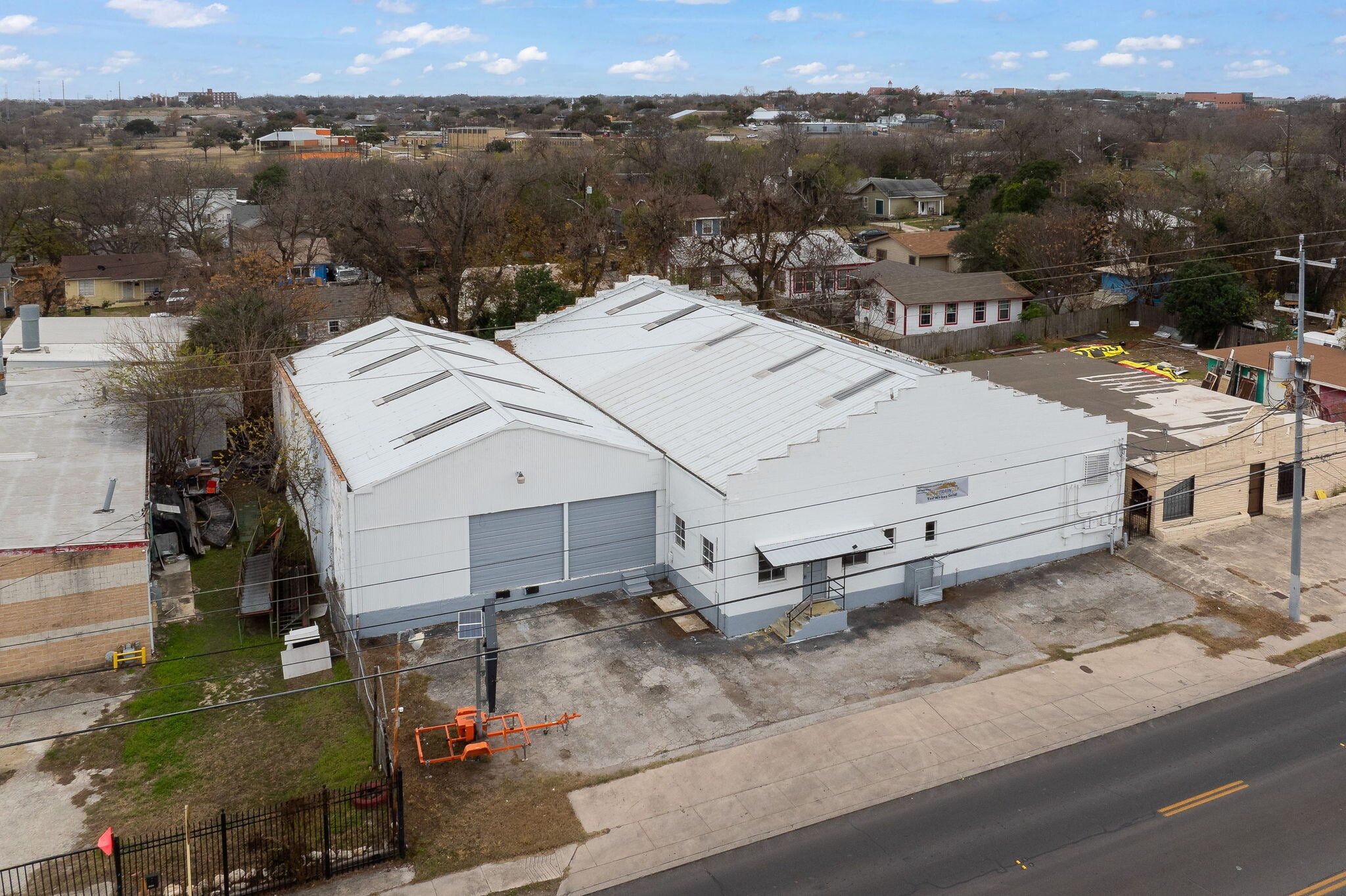 2930 E Houston St, San Antonio, TX for Sale