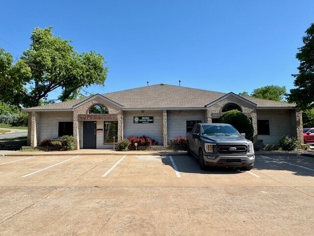 501 E 15th St, Edmond, OK for Rent
