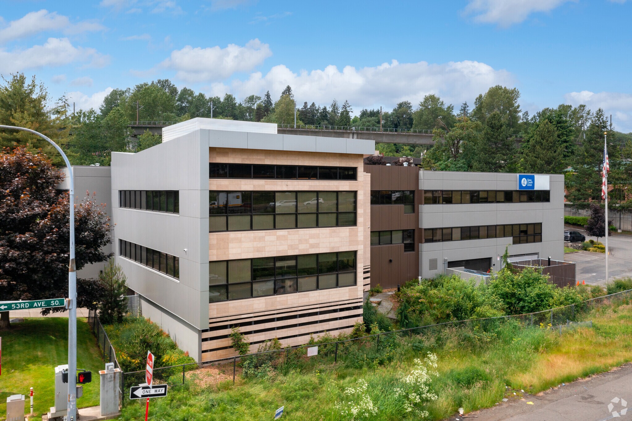 5200 Southcenter Blvd, Tukwila, WA for Rent