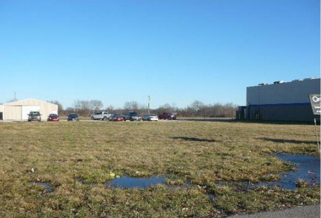 1302 N Market St, Sparta, IL for Sale