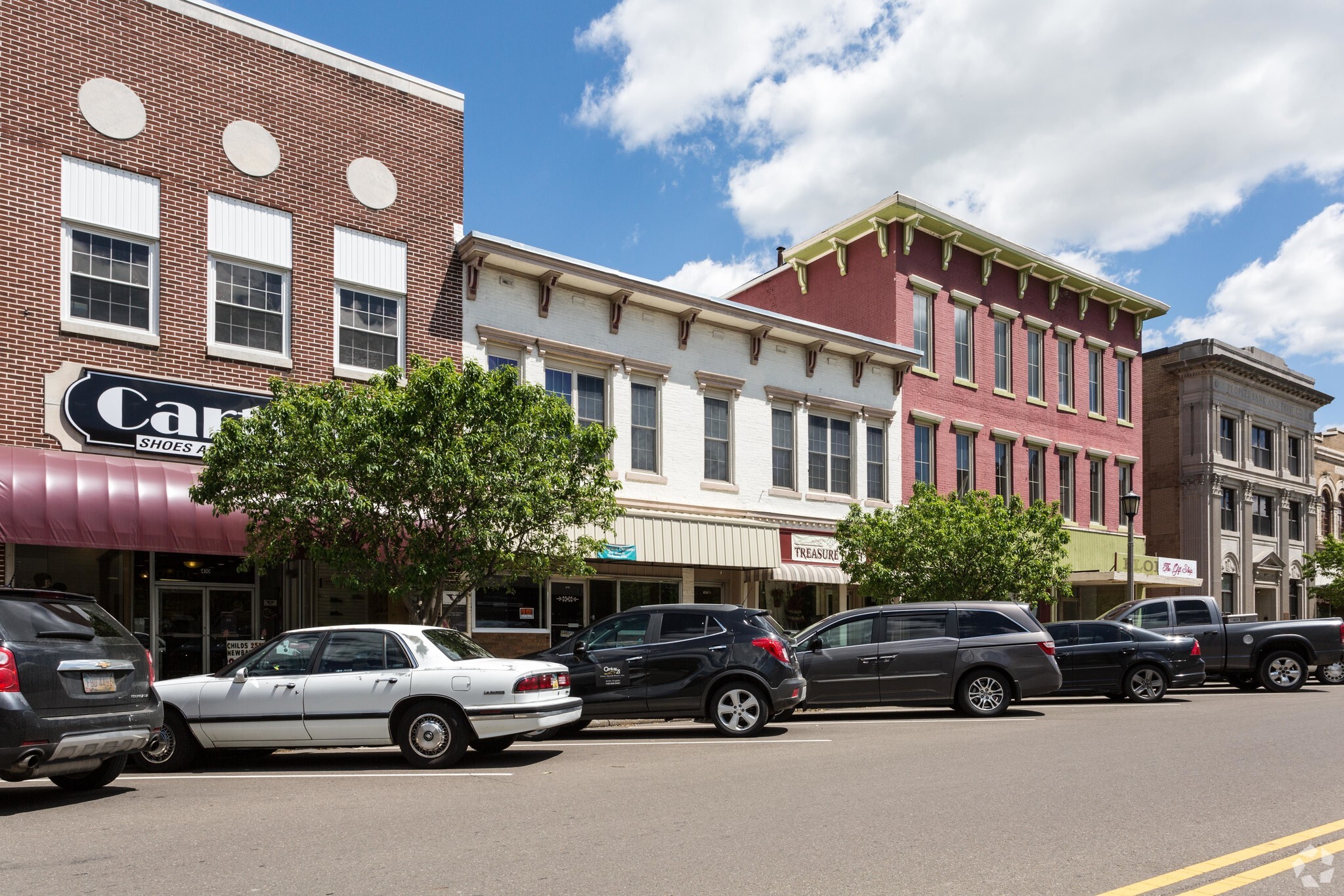 416-420 Main St, Coshocton, OH for Rent