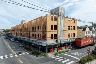 Jersey City, NJ Retail - 176 W Side Ave