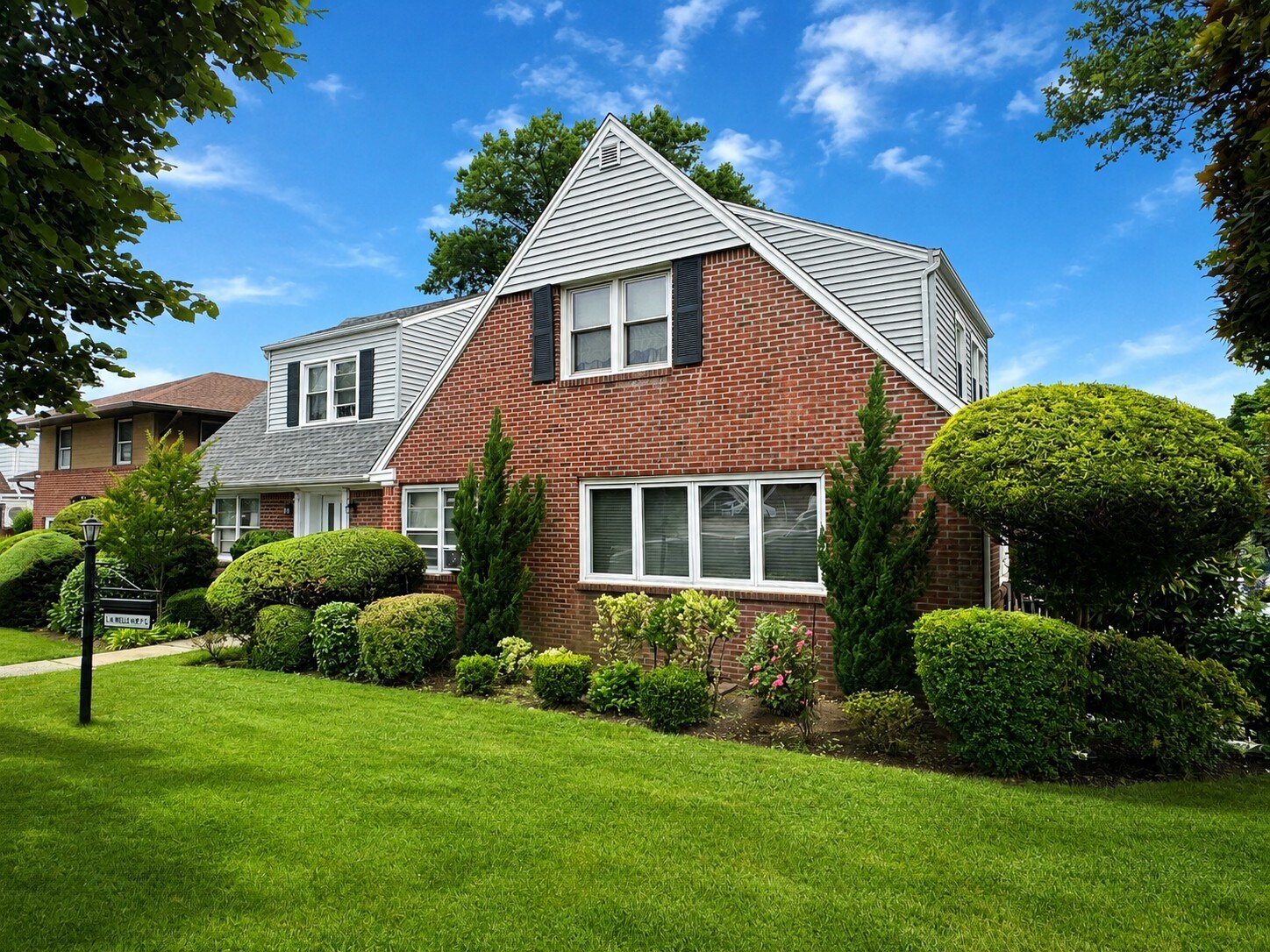 209-17 union tpke, Oakland Gardens, NY for Rent