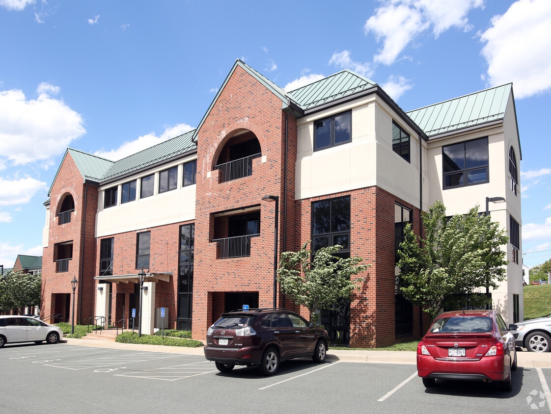 941 Glenwood Station Ln, Charlottesville, VA for Rent