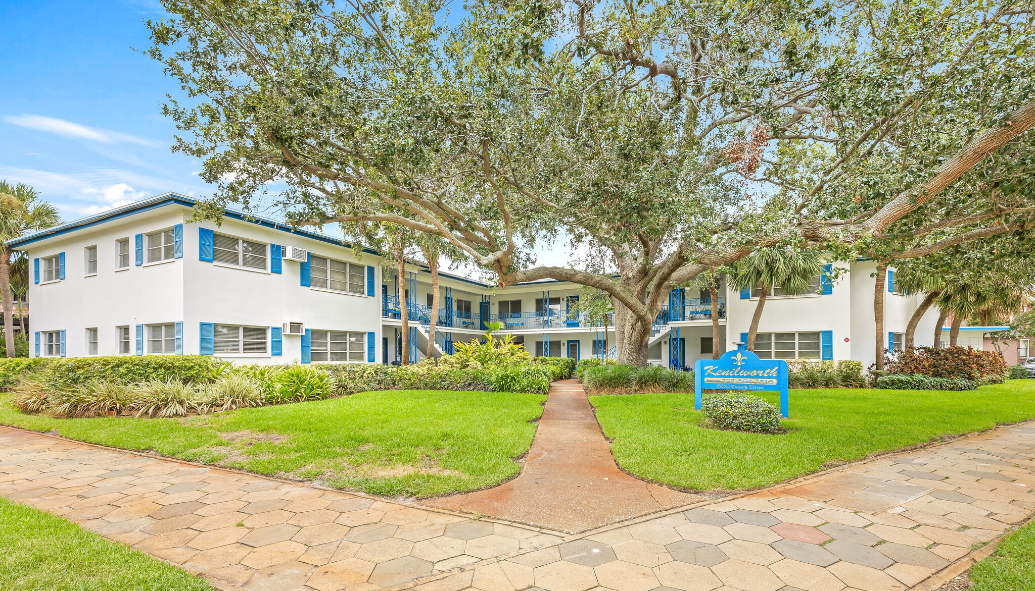800 Beach Dr NE, Saint Petersburg, FL for Sale