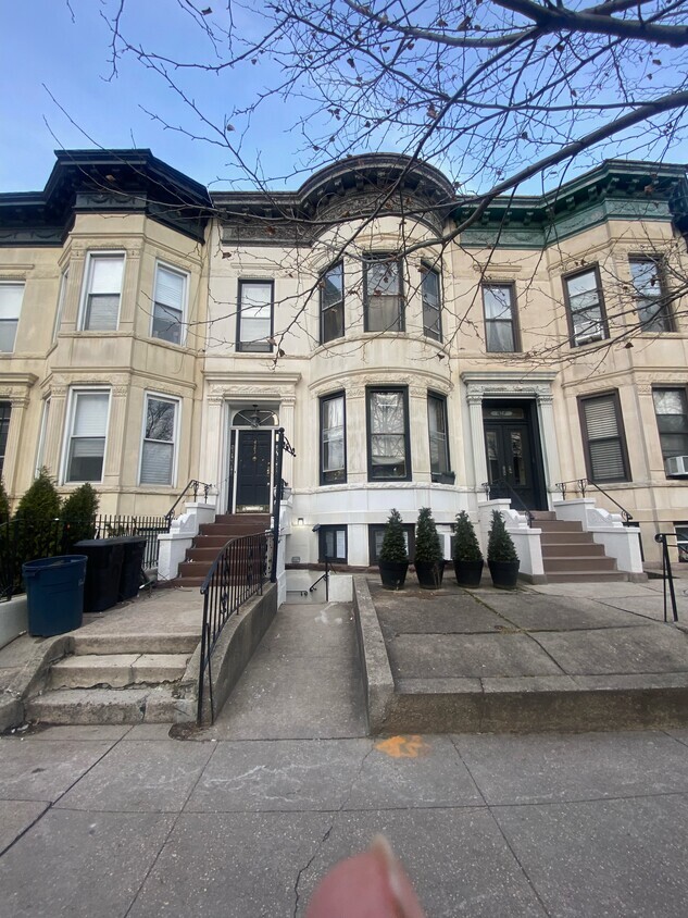 423 Bay Ridge Pky, Brooklyn, NY for Rent