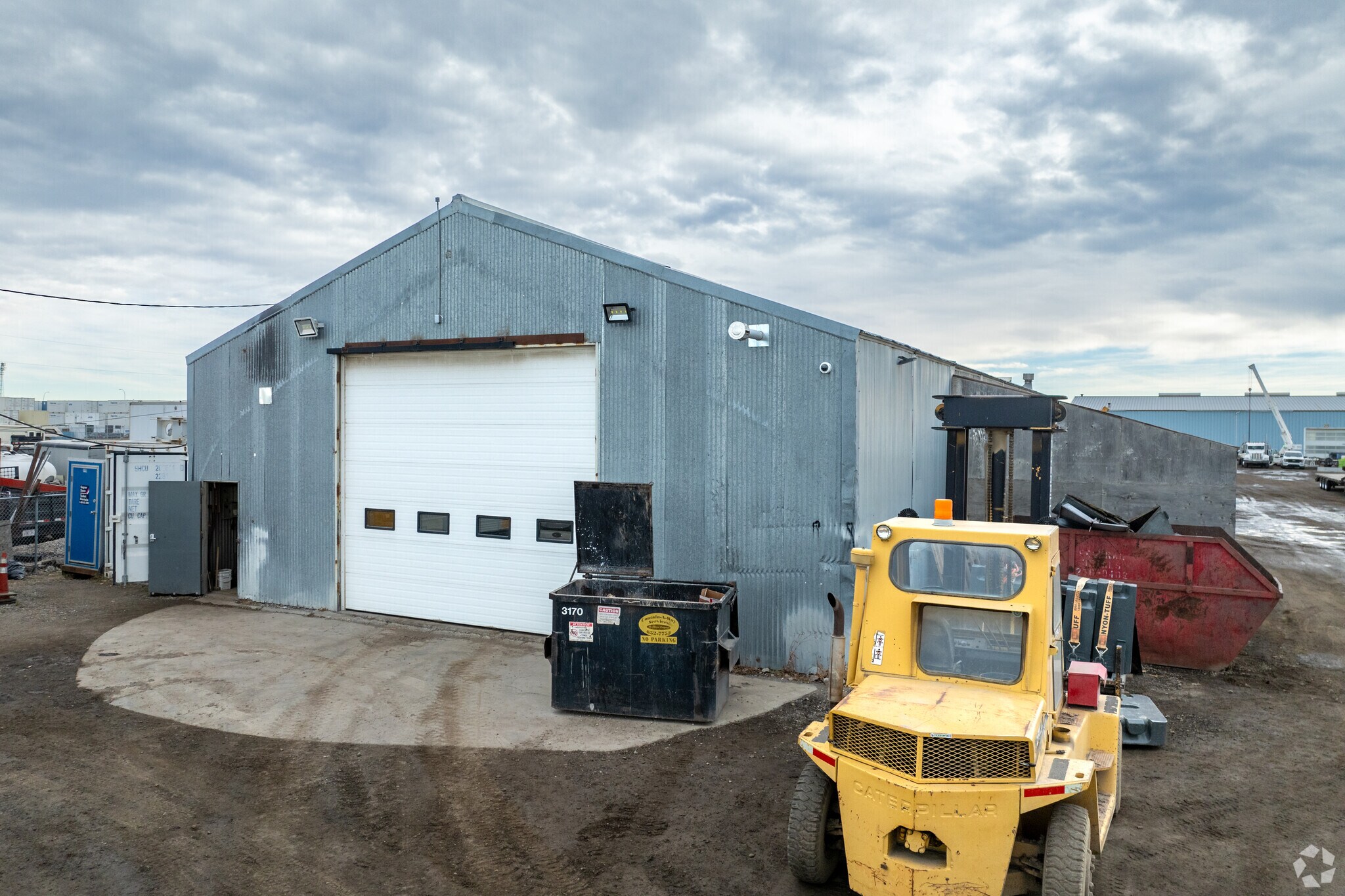 8612 48th St SE, Calgary, AB for Rent