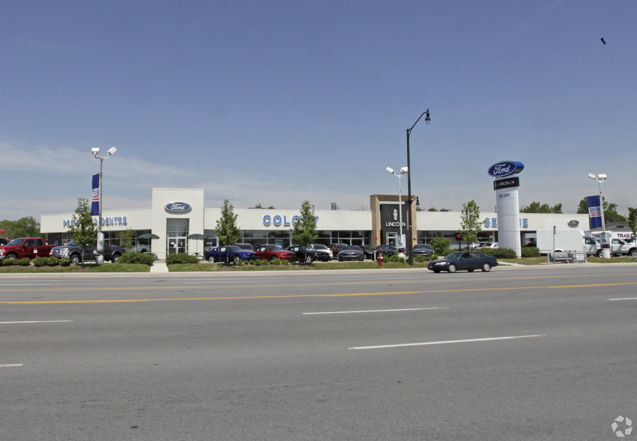 300 Queen St E, Brampton, ON for Sale